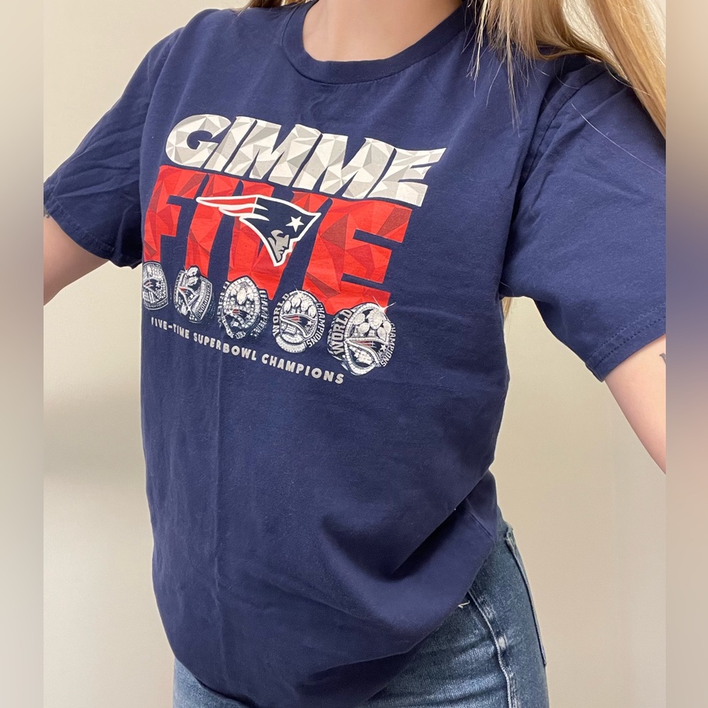 NE Patriots t-shirt size youth XL
